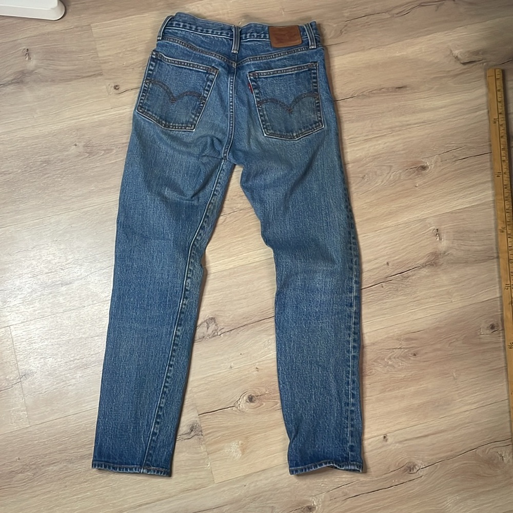 Levi's Blue Denim Jeans. size‎ 26. Leather Patch. Well Worn. - Picture 2 of 9